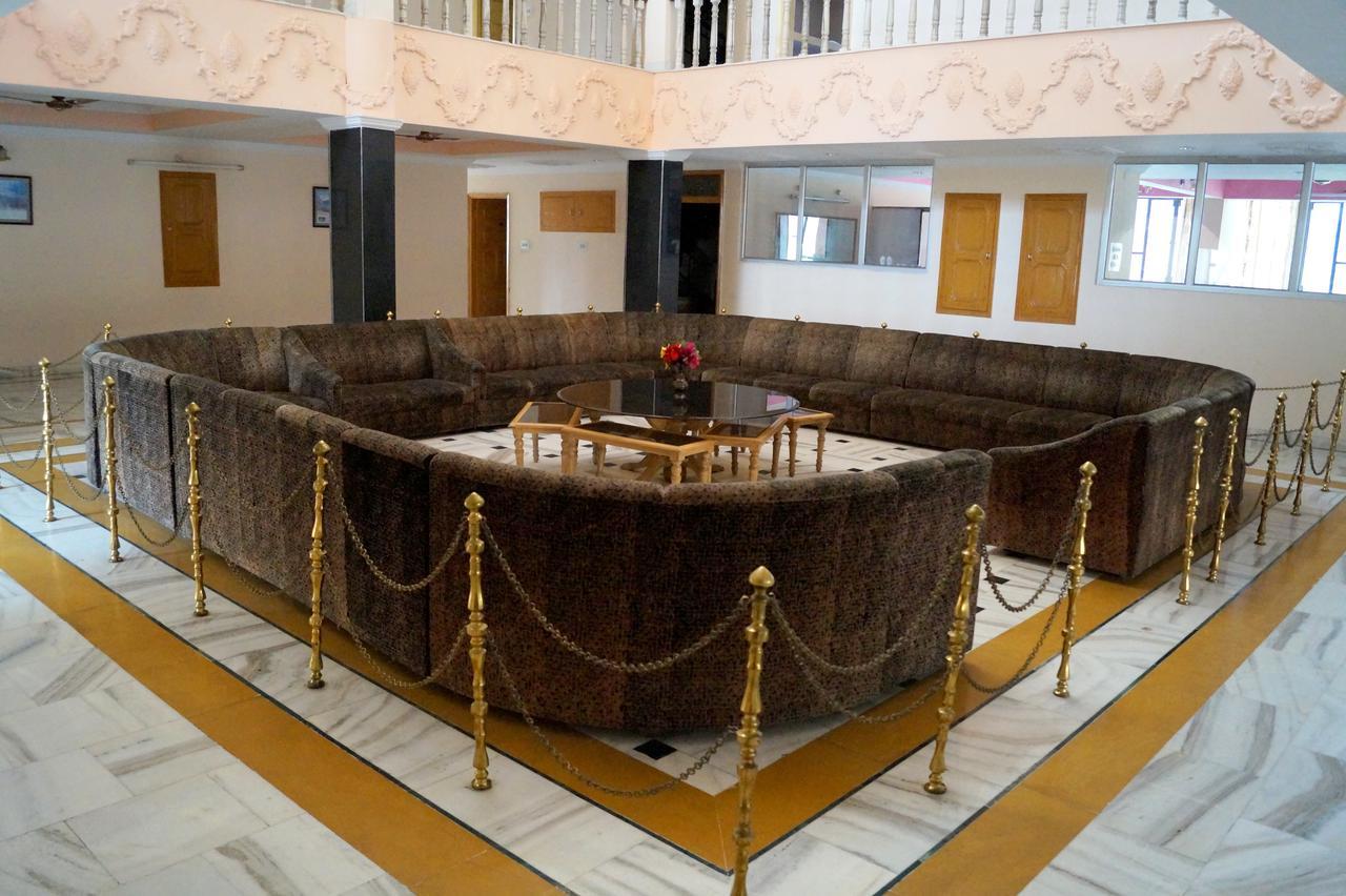 Hotel Uday Palace Pipalkoti Ngoại thất bức ảnh